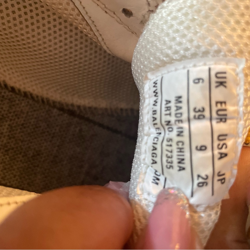 Balenciaga White Sneakers - Picture 8 of 9